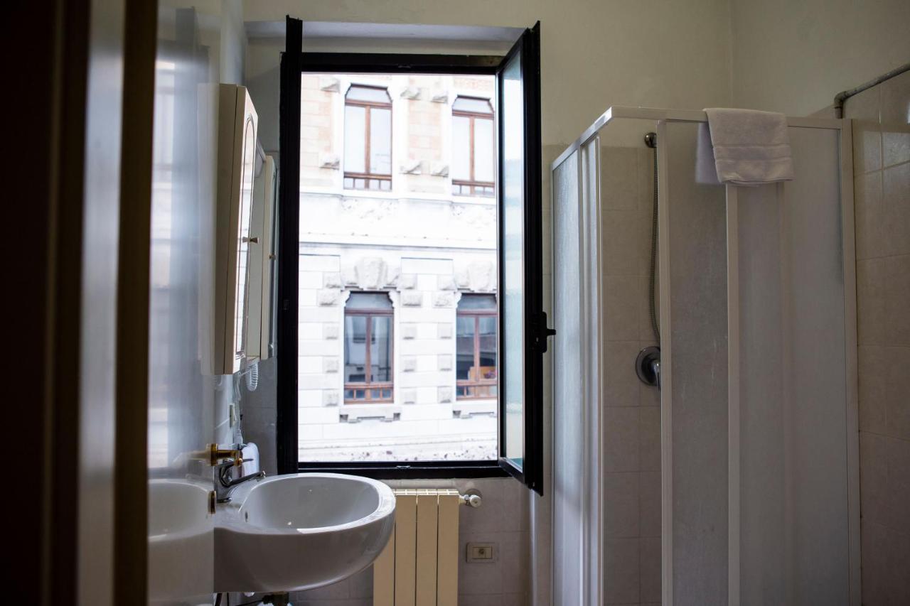 Hotel Astor Piacenza Luaran gambar