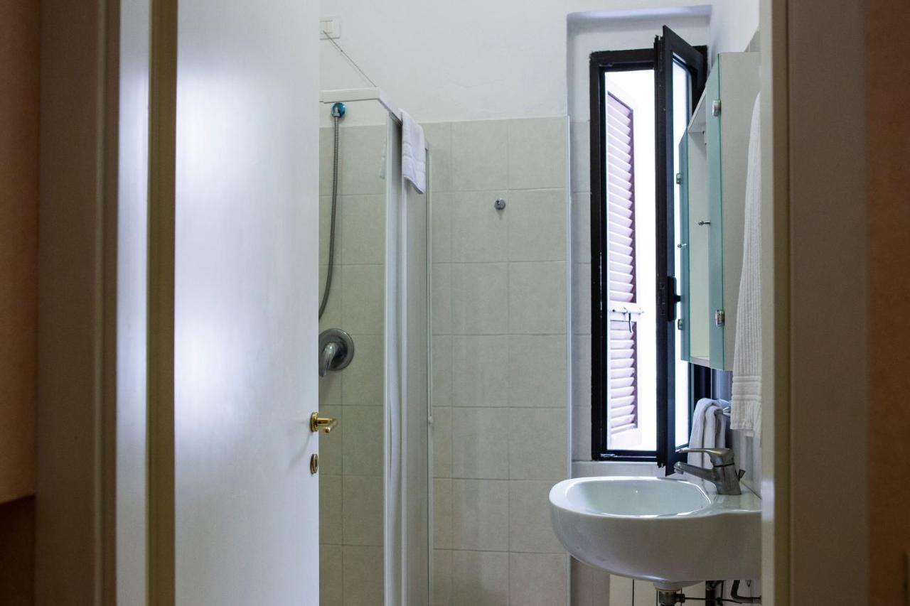 Hotel Astor Piacenza Luaran gambar